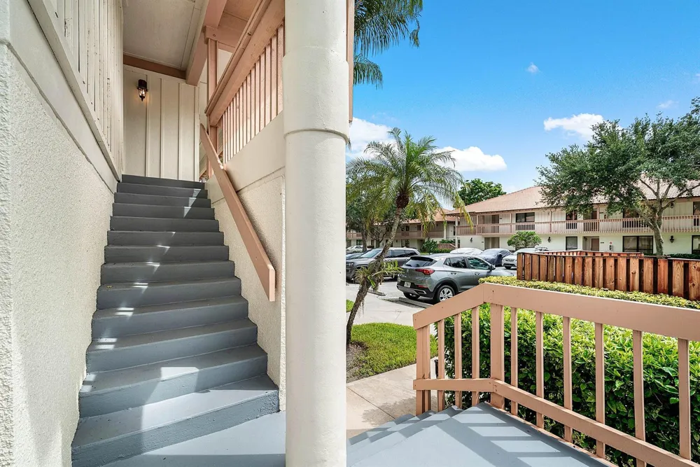 523 BRACKENWOOD PLACE Palm Beach Gardens, FL 33418