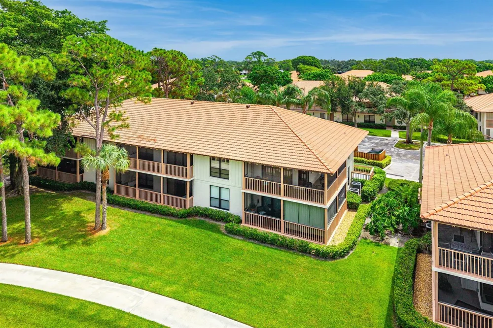 523 BRACKENWOOD PLACE Palm Beach Gardens, FL 33418