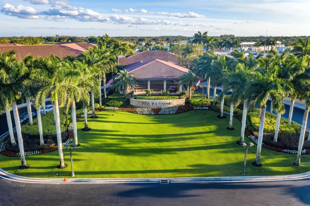 523 BRACKENWOOD PLACE Palm Beach Gardens, FL 33418