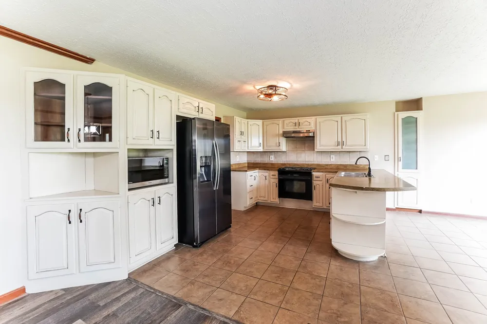 5990 Clarksville Rd Russellville, KY 42276