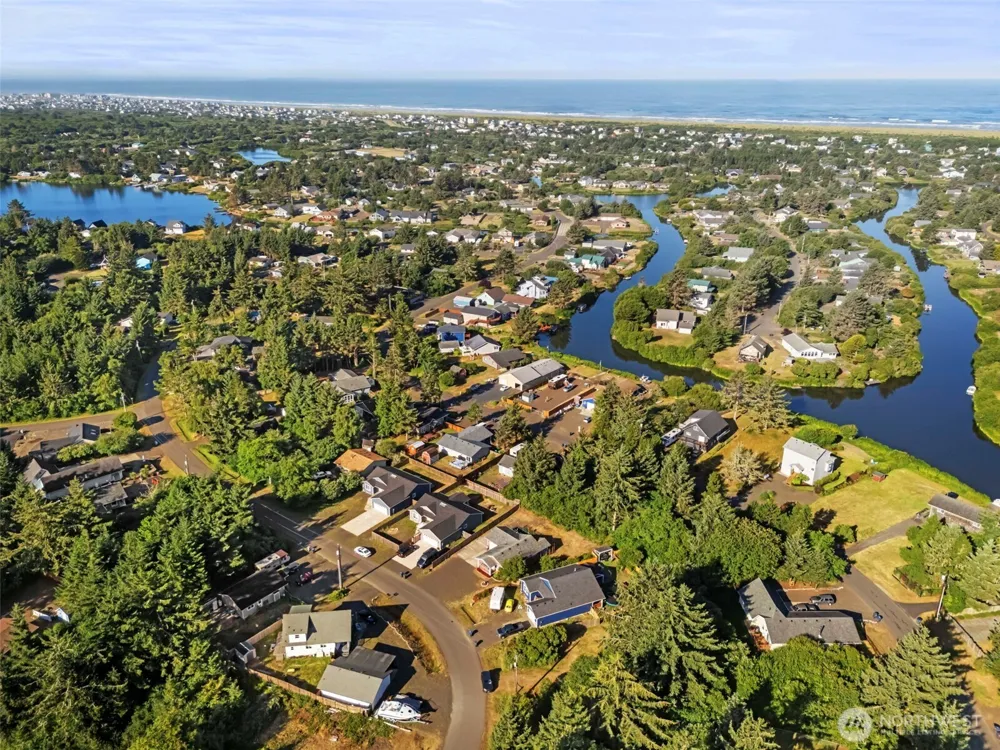 112 Seagate Street SW Ocean Shores, WA 98569