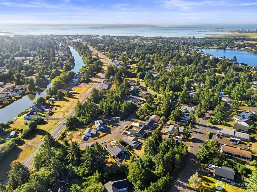 112 Seagate Street SW Ocean Shores, WA 98569