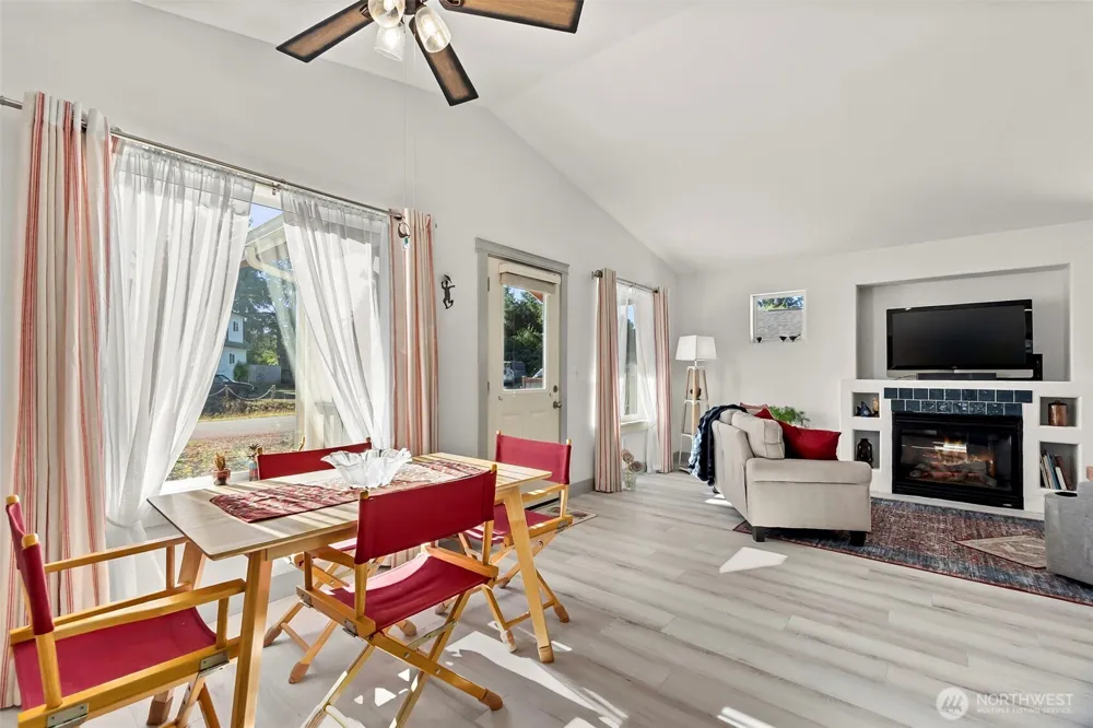 112 Seagate Street SW Ocean Shores, WA 98569