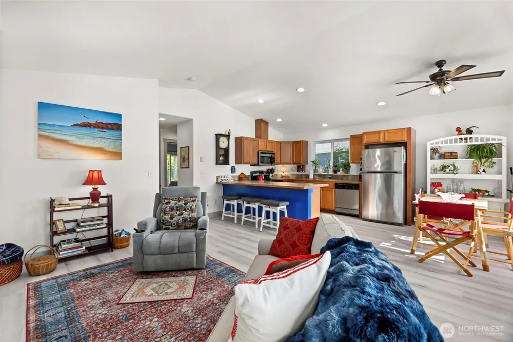 112 Seagate Street SW Ocean Shores, WA 98569