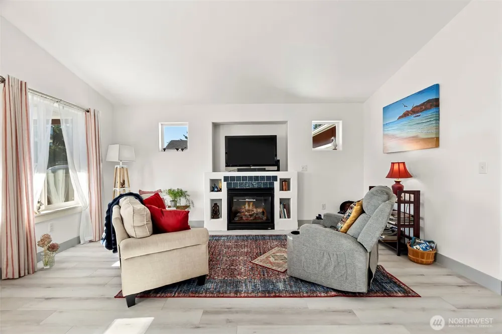 112 Seagate Street SW Ocean Shores, WA 98569