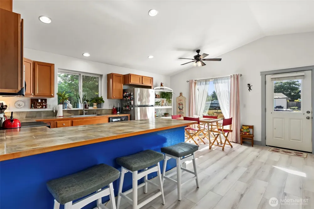112 Seagate Street SW Ocean Shores, WA 98569