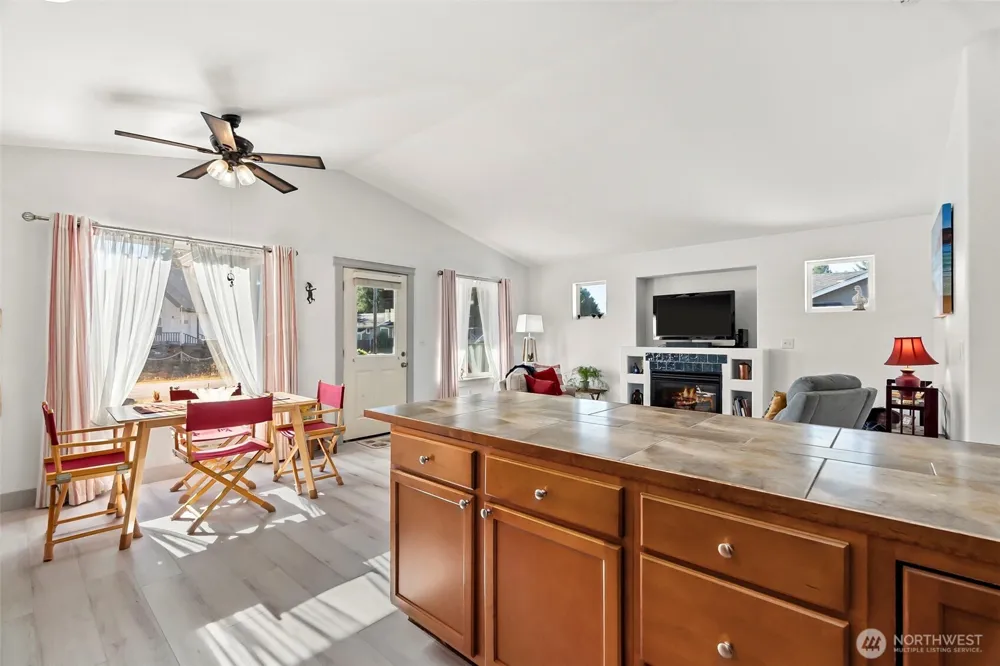 112 Seagate Street SW Ocean Shores, WA 98569