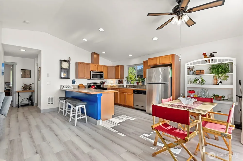 112 Seagate Street SW Ocean Shores, WA 98569