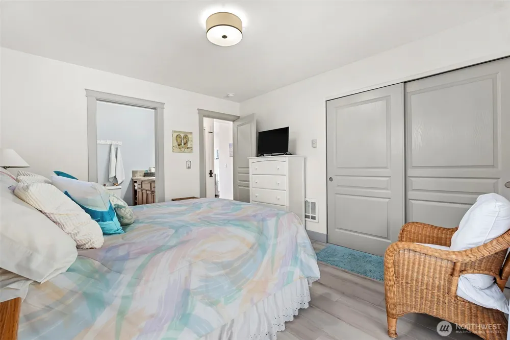 112 Seagate Street SW Ocean Shores, WA 98569