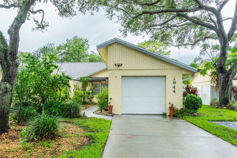 1944 ELAINE DRIVE #1944 Clearwater, FL 33760