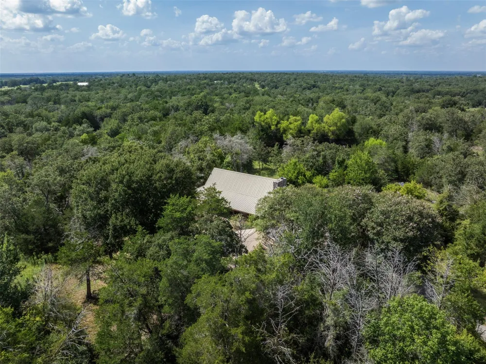 11201 Wildlife Circle Carmine, TX 78932