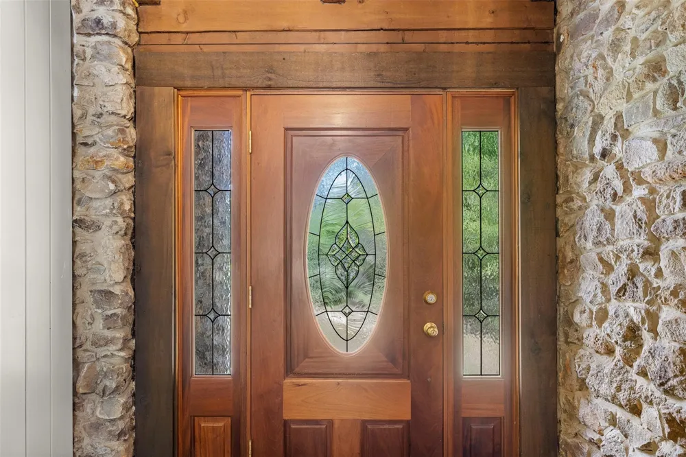 11201 Wildlife Circle Carmine, TX 78932
