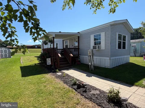 128 COUNTRY LANE
