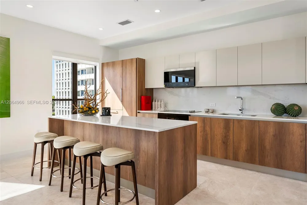 701 Valencia Ave #403 Coral Gables, FL 33134