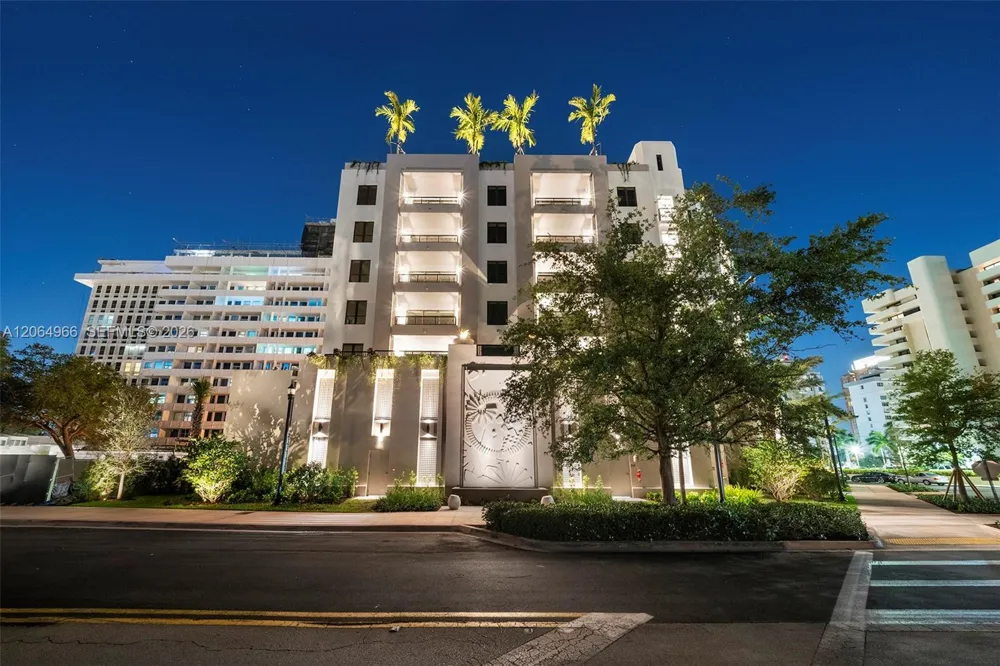 701 Valencia Ave #403 Coral Gables, FL 33134