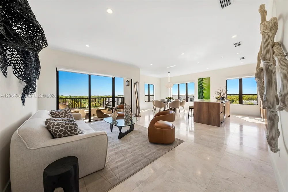 701 Valencia Ave #403 Coral Gables, FL 33134