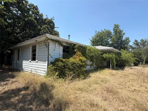 201 Mockingbird Lane