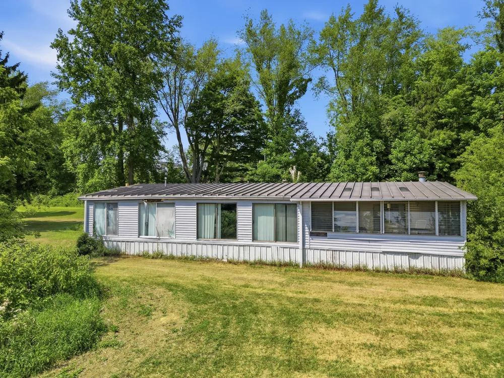 1306 122nd Avenue Watson Township, MI 49328