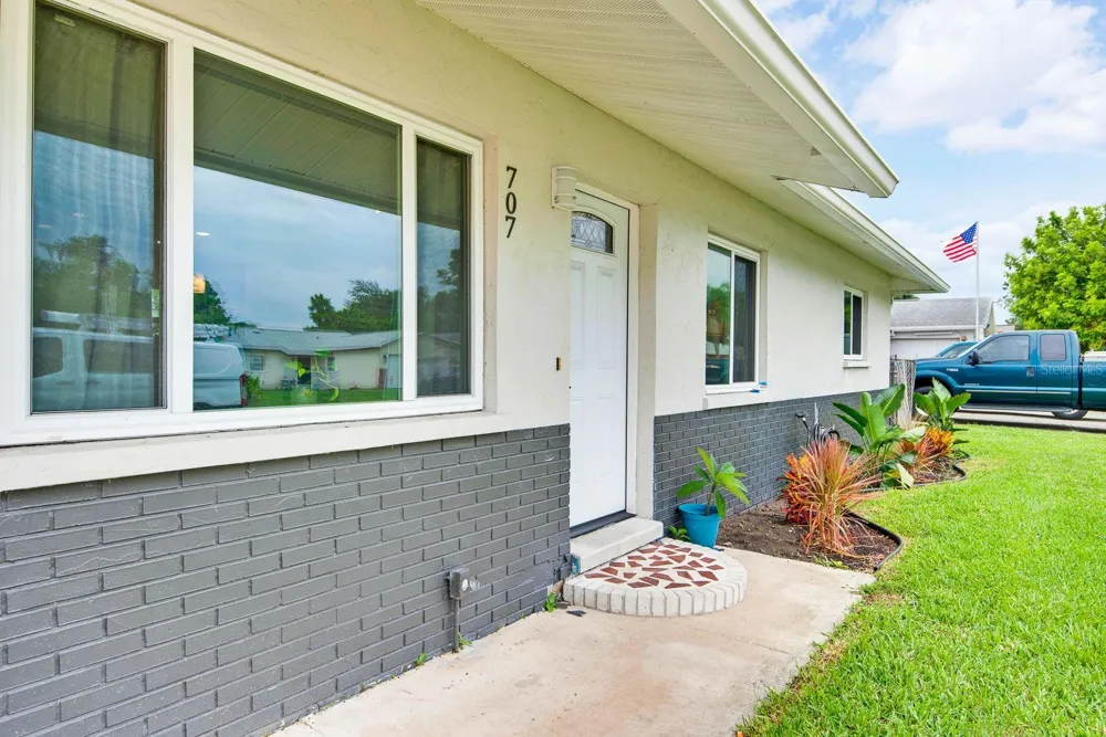 707 65TH AVENUE DRIVE W Bradenton, FL 34207