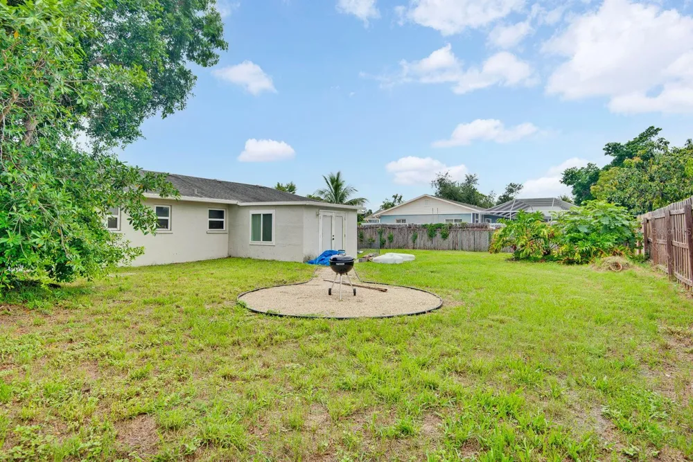 707 65TH AVENUE DRIVE W Bradenton, FL 34207