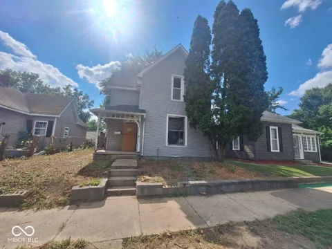 2209 E Lynn Street