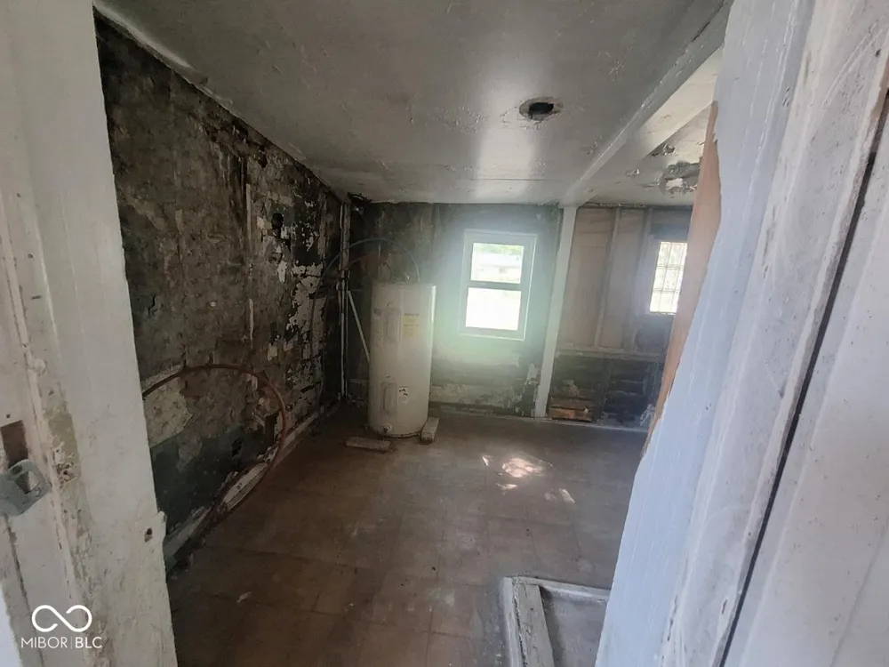 2209 E Lynn Street Anderson, IN 46016