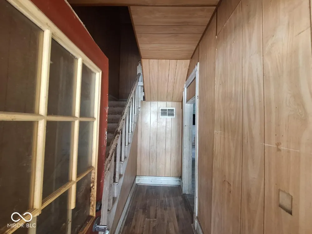 2209 E Lynn Street Anderson, IN 46016