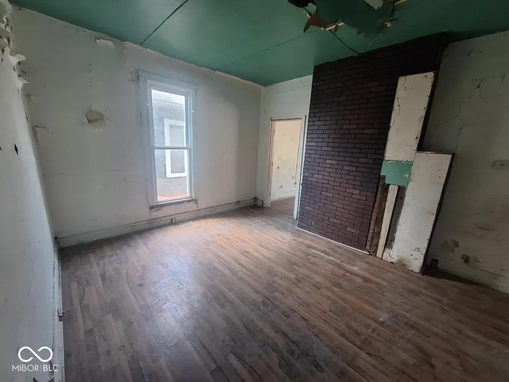 2209 E Lynn Street Anderson, IN 46016