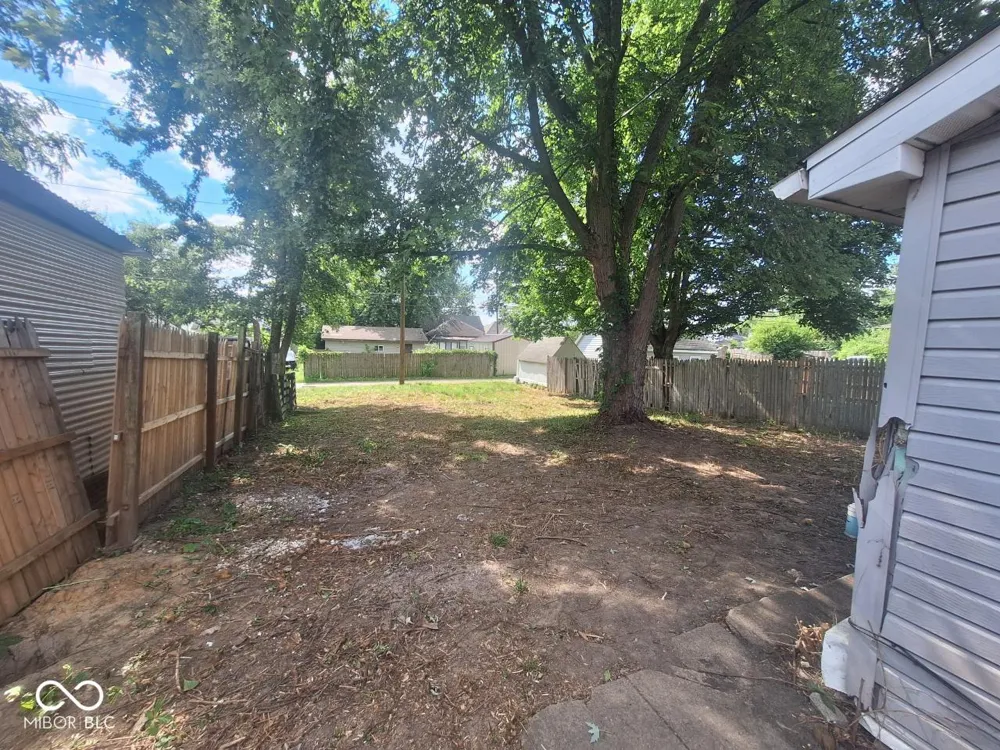 2209 E Lynn Street Anderson, IN 46016