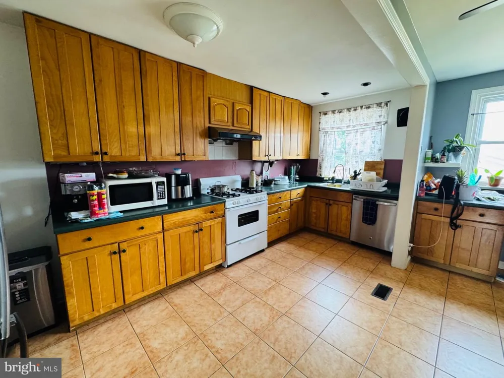 6736 LEONARD STREET Philadelphia, PA 19149