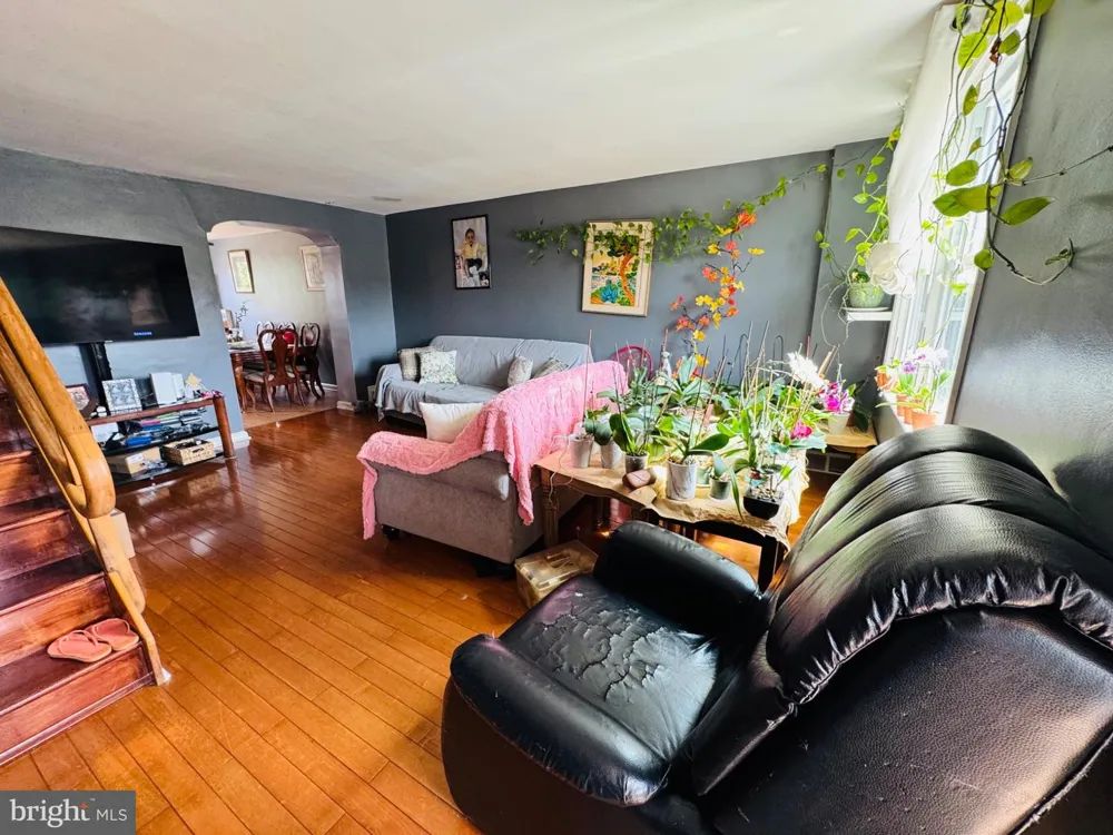 6736 LEONARD STREET Philadelphia, PA 19149