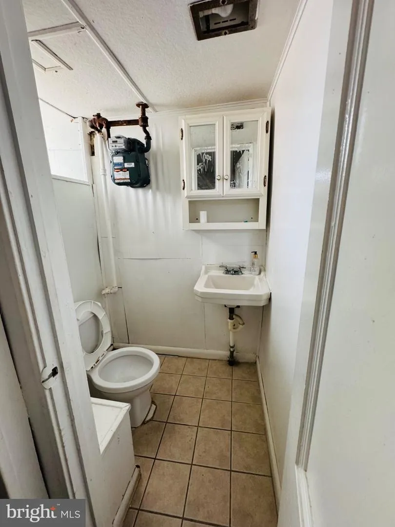 6736 LEONARD STREET Philadelphia, PA 19149