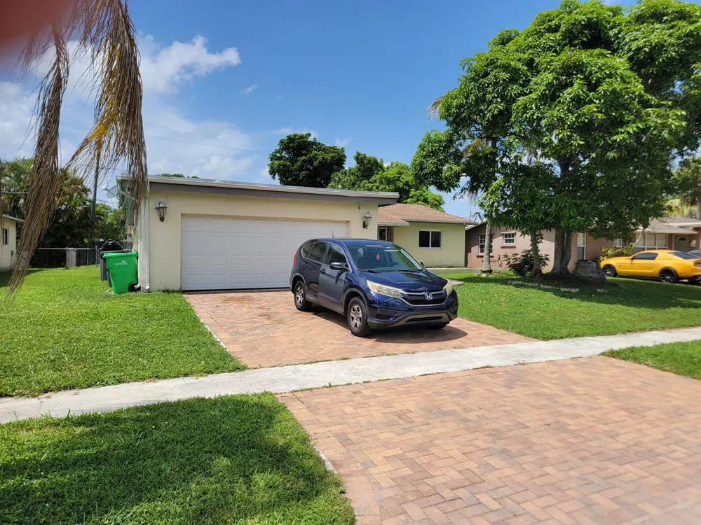 10641 NW 28TH PLACE Sunrise, FL 33322