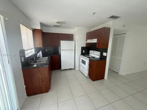 1453 SW 3 ST #303