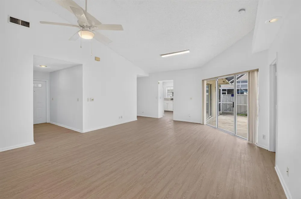 9621 BOCA GARDENS CIRCLE #C Boca Raton, FL 33496