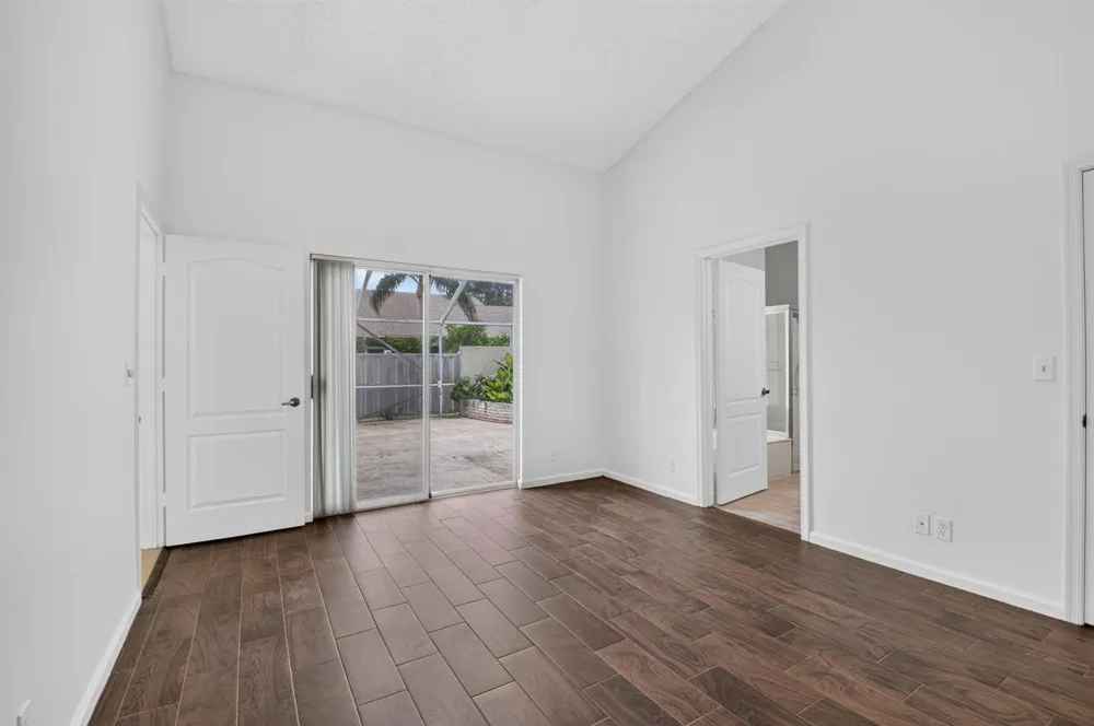 9621 BOCA GARDENS CIRCLE #C Boca Raton, FL 33496