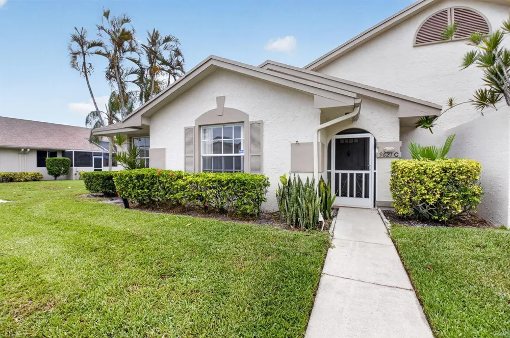 9621 BOCA GARDENS CIRCLE #C Boca Raton, FL 33496