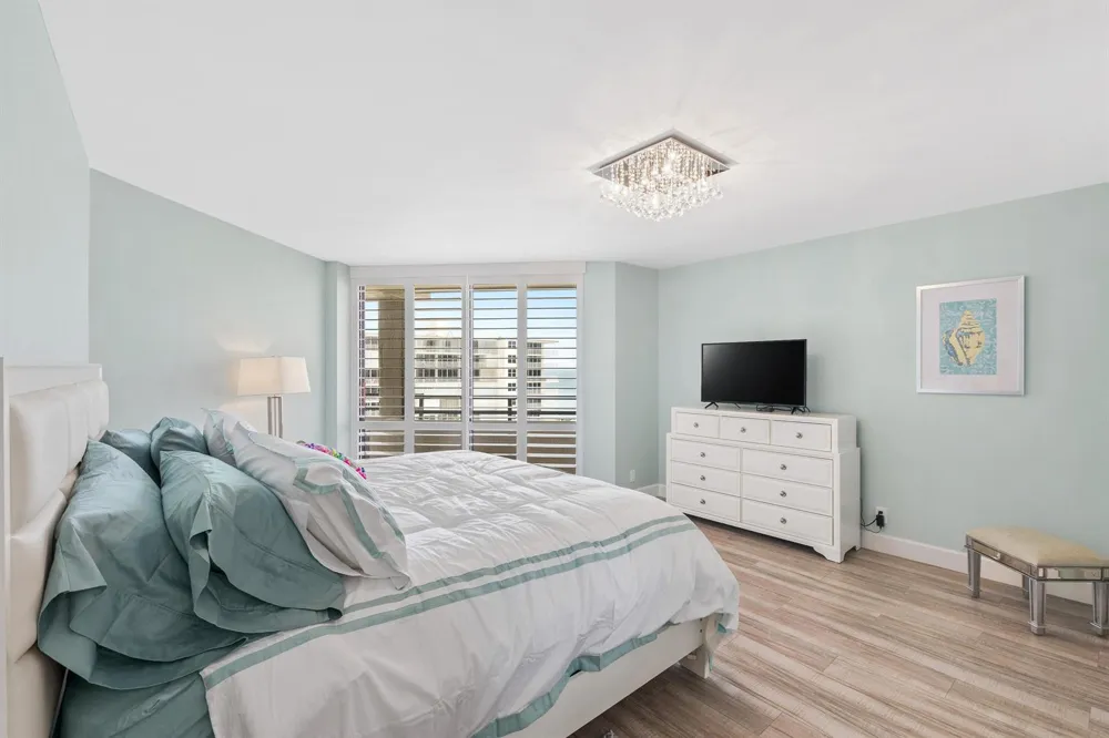 3560 S Ocean Boulevard #706 South Palm Beach, FL 33480