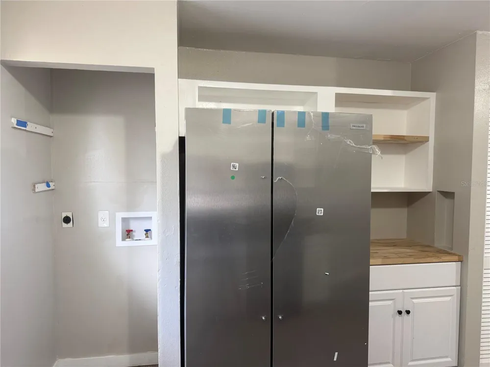 927 33RD AVENUE W Bradenton, FL 34205