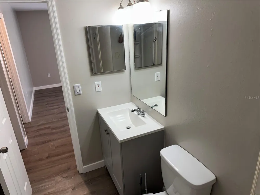 927 33RD AVENUE W Bradenton, FL 34205