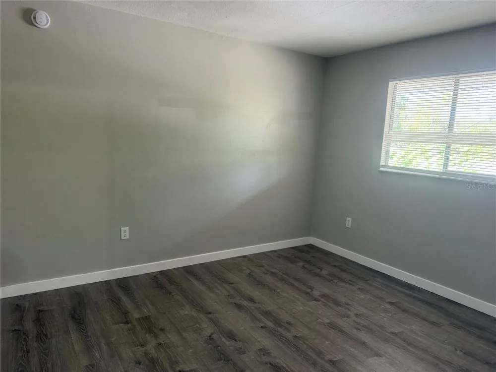 927 33RD AVENUE W Bradenton, FL 34205