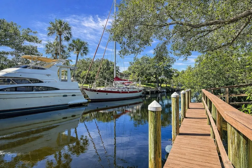 1901 UPPER COVE TERRACE Sarasota, FL 34231