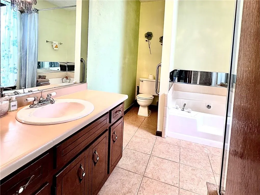 1166 Lakeridge Court Grayson, GA 30017