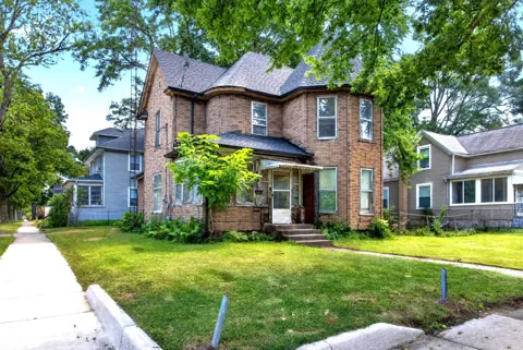 401 S Elm Avenue