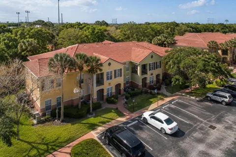 10294 S Fox Trail Rd S #704