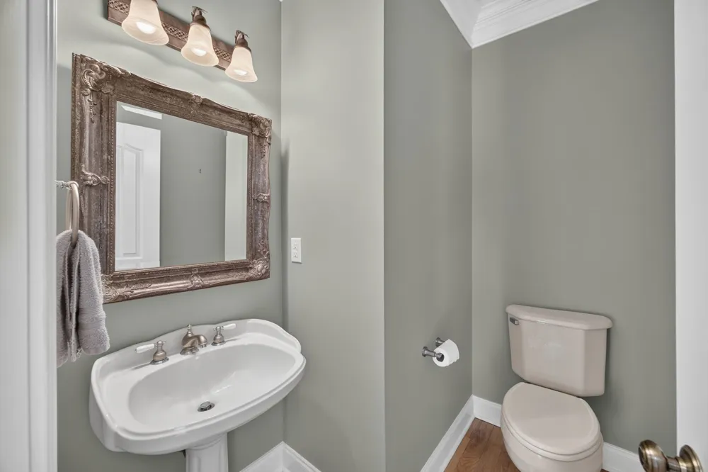 25 W Laurel Ave McMinnville, TN 37110