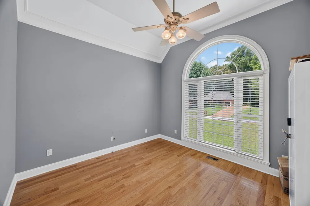 25 W Laurel Ave McMinnville, TN 37110