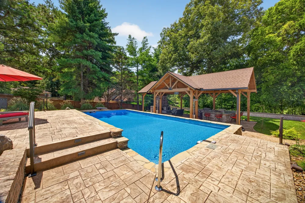 25 W Laurel Ave McMinnville, TN 37110