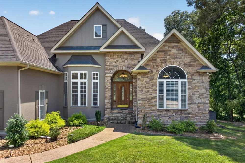 25 W Laurel Ave McMinnville, TN 37110