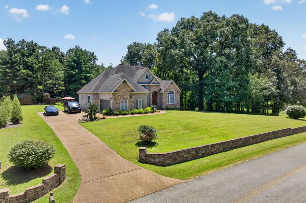 25 W Laurel Ave McMinnville, TN 37110
